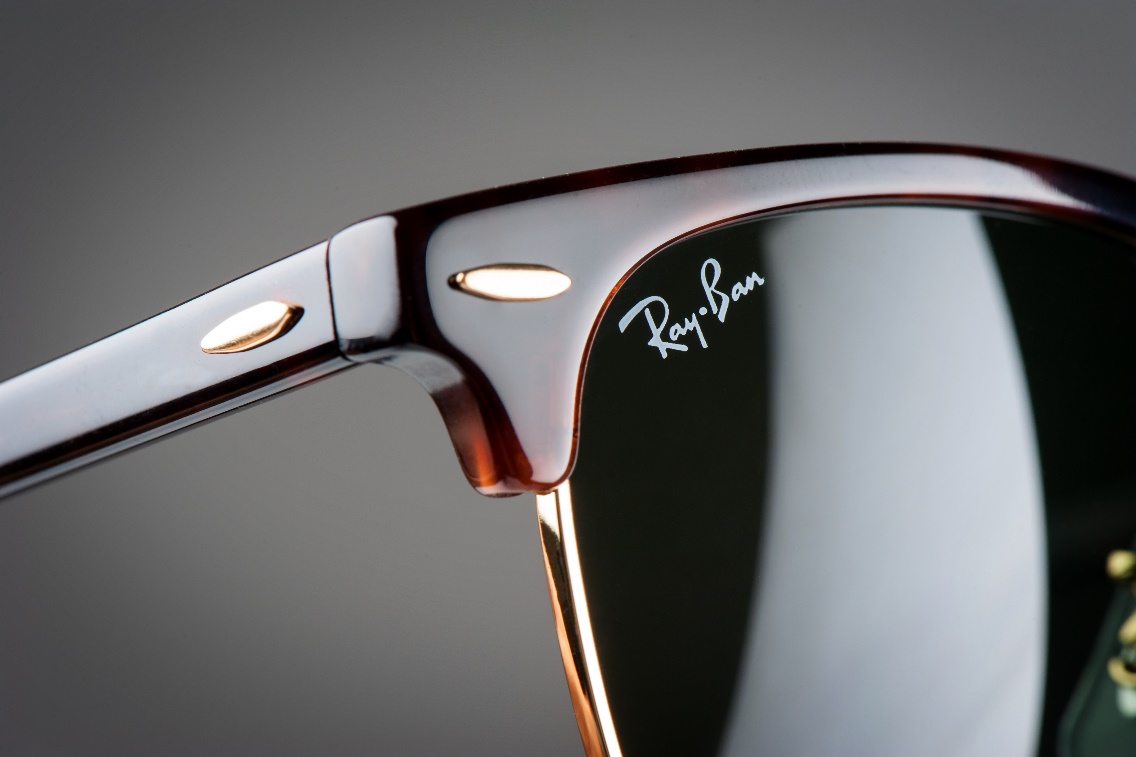 Why Facebook is using Ray-Ban to stake a claim on our faces | MIT  Technology Review
